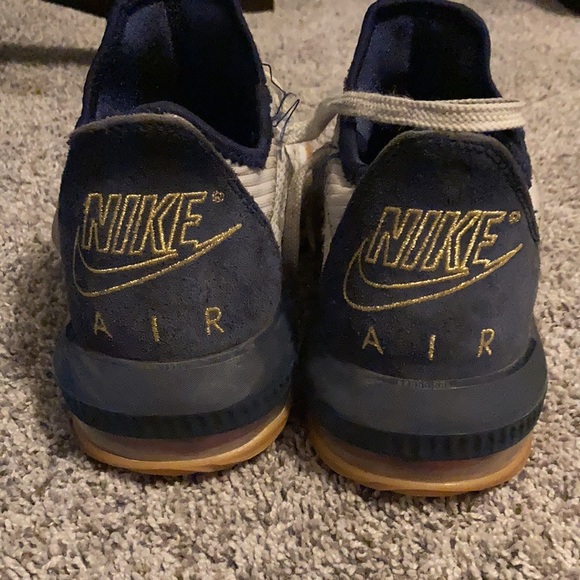 Men’s Nike 15 Low basketball shoes - Picture 3 of 3